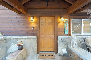 Lake Star by Avantstay Hot Tub, Walk to Beach