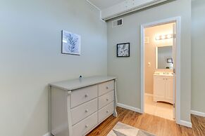 < 1 Mi to Pleasure Pier: Unit in Galveston!