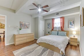 < 1 Mi to Pleasure Pier: Unit in Galveston!