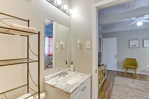 < 1 Mi to Pleasure Pier: Unit in Galveston!