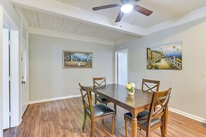 < 1 Mi to Pleasure Pier: Unit in Galveston!