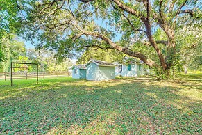 Floral City Vacation Rental ~ 1 Mi to Boat Ramp!