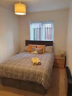 Immaculate 2-bed Apartment in Leigh