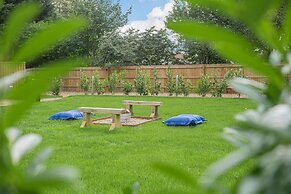 City to Country Retreat Luxury Lodge With Hot Tub