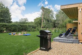 City to Country Retreat Luxury Lodge With Hot Tub