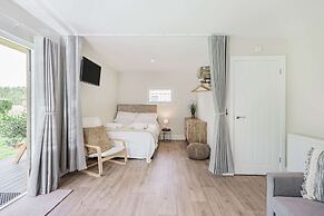 City to Country Retreat Luxury Lodge With Hot Tub