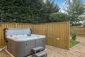 City to Country Retreat Luxury Lodge With Hot Tub