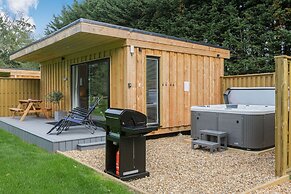 City to Country Retreat Luxury Lodge With Hot Tub