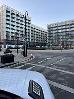 Docklands Stunning 2 bed Apartment London