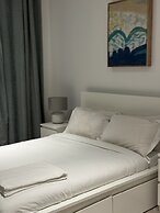 Docklands Stunning 2 bed Apartment London