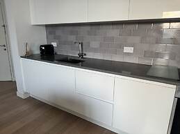 Docklands Stunning 2 bed Apartment London