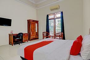 OYO Life 90544 Grand Redisa