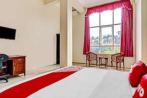 OYO Life 90544 Grand Redisa