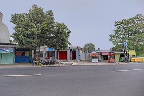 OYO Life 90544 Grand Redisa