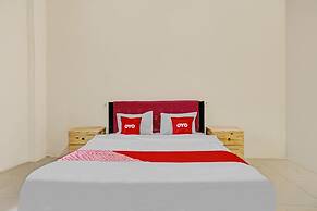 OYO Life 90544 Grand Redisa