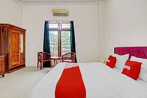 OYO Life 90544 Grand Redisa