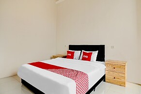 OYO Life 90544 Grand Redisa