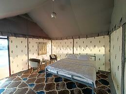 DESERT INN CAMP