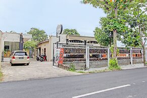 OYO Life 92184 Mr Brown Homestay