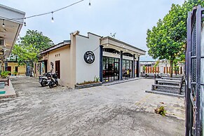 OYO Life 92184 Mr Brown Homestay