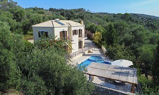 Villa Aloni in Paxi With 2 Bedrooms and 3 Bathrooms