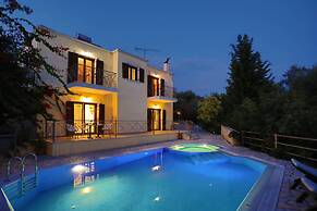 Villa Aloni in Paxi With 2 Bedrooms and 3 Bathrooms