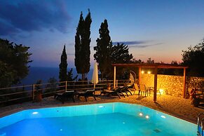 Villa Aloni in Paxi With 2 Bedrooms and 3 Bathrooms