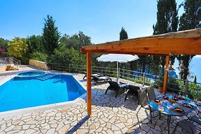 Villa Aloni in Paxi With 2 Bedrooms and 3 Bathrooms