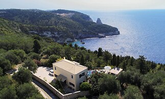 Villa Aloni in Paxi With 2 Bedrooms and 3 Bathrooms