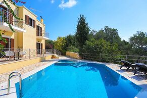 Villa Aloni in Paxi With 2 Bedrooms and 3 Bathrooms