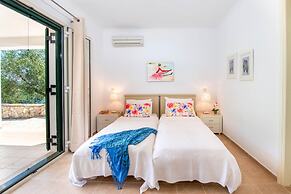 Beach House Sophia in Paxi