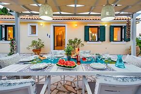 Beach House Sophia in Paxi