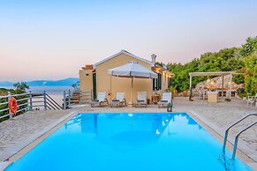 Beach House Sophia in Paxi