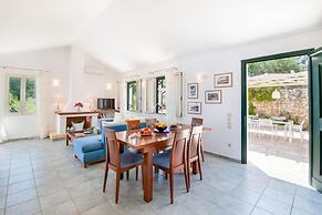 Beach House Sophia in Paxi