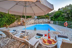 Beach House Sophia in Paxi