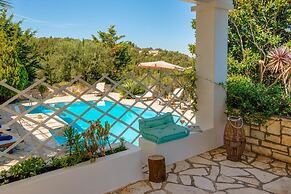 Siorra Elena in Paxi