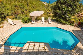 Siorra Elena in Paxi