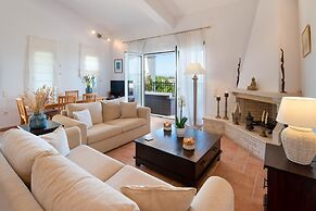 Siorra Elena in Paxi