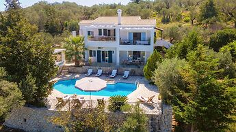 Siorra Elena in Paxi