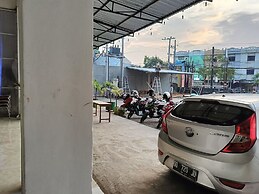 OYO 93388 Enjoy Homestay & Cafe