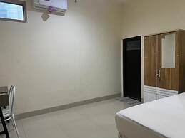 OYO 93388 Enjoy Homestay & Cafe