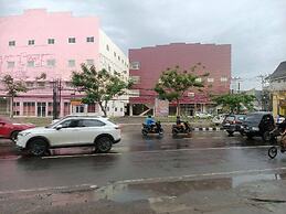 OYO 93388 Enjoy Homestay & Cafe