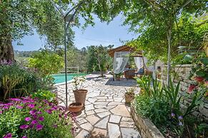 Georgina House in Velianitatika