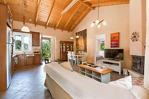 Georgina House in Velianitatika