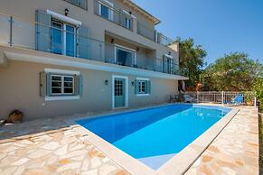 Villa Skopsie in Paxi