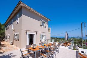 Villa Skopsie in Paxi