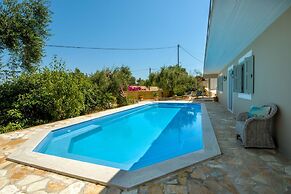 Villa Skopsie in Paxi