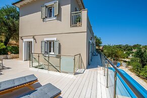 Villa Skopsie in Paxi