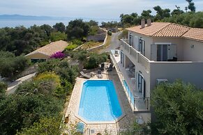 Villa Skopsie in Paxi