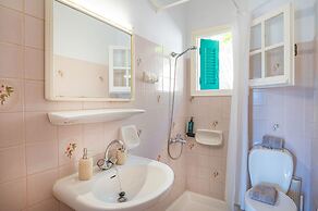 Evanna House in Saint Stephanos